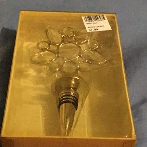Ornate wine stopper new with tags.
